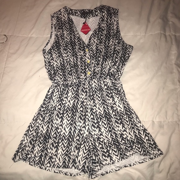 Other - NWT⭕️super cute romper!